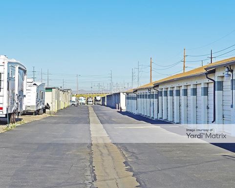 Source URL: https://cdnsc.rentcafe.com/dmslivecafe/3/1075515/1075515-1-4.jpg?width=-1&height=385&quality=80