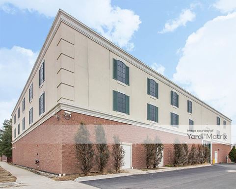 Source URL: https://cdnsc.rentcafe.com/dmslivecafe/3/1075550/1075550-1-4.jpg?width=-1&height=385&quality=80