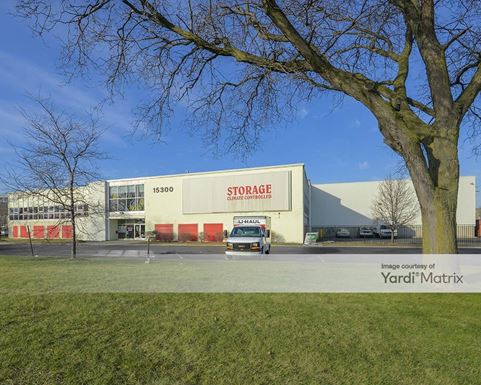 Source URL: https://cdnsc.rentcafe.com/dmslivecafe/3/1075570/1075570-1-2.jpg?width=-1&height=385&quality=80