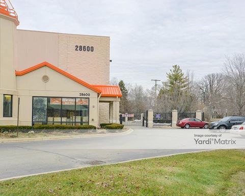 Source URL: https://cdnsc.rentcafe.com/dmslivecafe/3/1075574/1075574-1-5.jpg?width=-1&height=385&quality=80