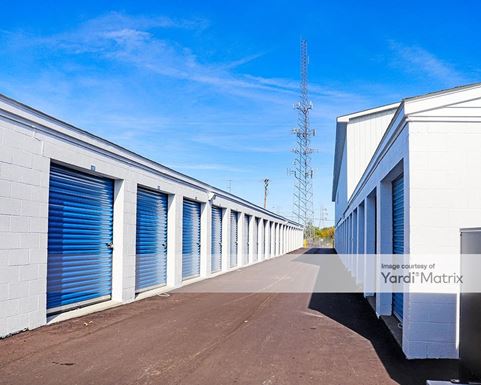 Source URL: https://cdnsc.rentcafe.com/dmslivecafe/3/1075585/1075585-1-4.jpg?width=-1&height=385&quality=80