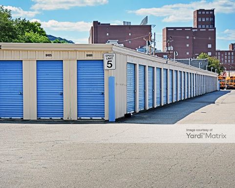 Source URL: https://cdnsc.rentcafe.com/dmslivecafe/3/1076036/1076036-1-5.jpg?width=-1&height=385&quality=80