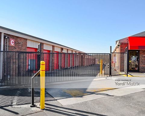 Source URL: https://cdnsc.rentcafe.com/dmslivecafe/3/1076151/1076151-1-6.jpg?width=-1&height=385&quality=80