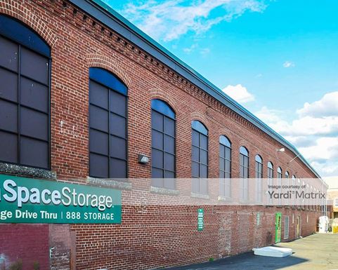 Source URL: https://cdnsc.rentcafe.com/dmslivecafe/3/1076215/1076215-1-2.jpg?width=-1&height=385&quality=80