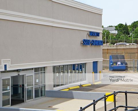 Source URL: https://cdnsc.rentcafe.com/dmslivecafe/3/1076235/1076235-1-2.jpg?width=-1&height=385&quality=80