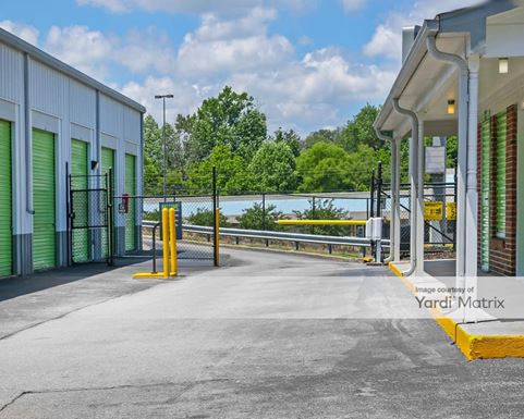 Source URL: https://cdnsc.rentcafe.com/dmslivecafe/3/1076269/1076269-1-5.jpg?width=-1&height=385&quality=80