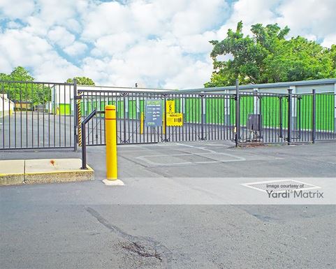 Source URL: https://cdnsc.rentcafe.com/dmslivecafe/3/1076302/1076302-1-3.jpg?width=-1&height=385&quality=80