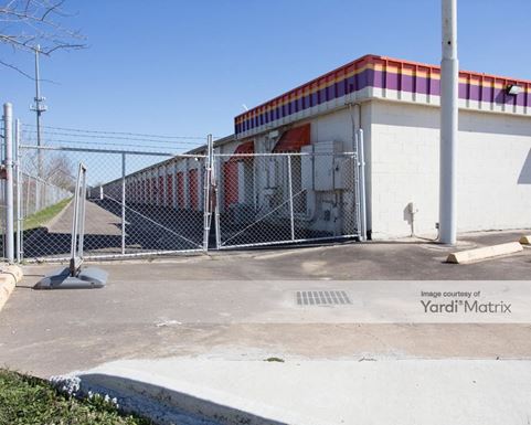 Source URL: https://cdnsc.rentcafe.com/dmslivecafe/3/1076371/1076371-1-3.jpg?width=-1&height=385&quality=80