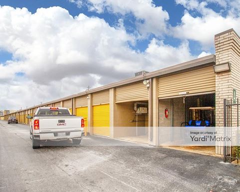 Source URL: https://cdnsc.rentcafe.com/dmslivecafe/3/1076372/1076372-1-3.jpg?width=-1&height=385&quality=80