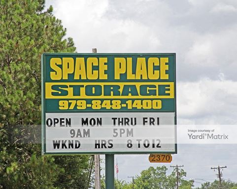 Source URL: https://cdnsc.rentcafe.com/dmslivecafe/3/1076388/1076388-1-5.jpg?width=-1&height=385&quality=80