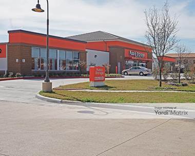 Storage Units for Rent available at 2760 Brownstone Place, Pearland, TX 77584
