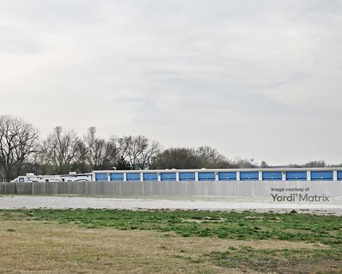 Source URL: https://cdnsc.rentcafe.com/dmslivecafe/3/1076512/1076512-1-3.jpg?width=-1&height=385&quality=80