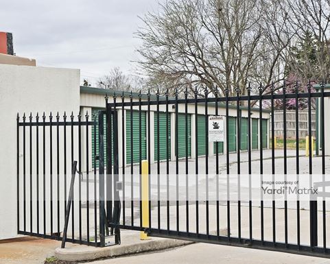 Source URL: https://cdnsc.rentcafe.com/dmslivecafe/3/1076514/1076514-1-3.jpg?width=-1&height=385&quality=80