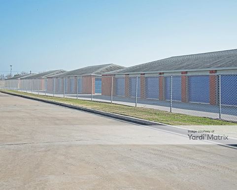 Source URL: https://cdnsc.rentcafe.com/dmslivecafe/3/1076547/1076547-1-5.jpg?width=-1&height=385&quality=80