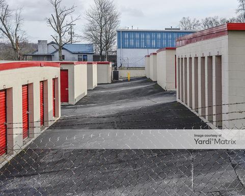 Source URL: https://cdnsc.rentcafe.com/dmslivecafe/3/1076635/1076635-1-4.jpg?width=-1&height=385&quality=80