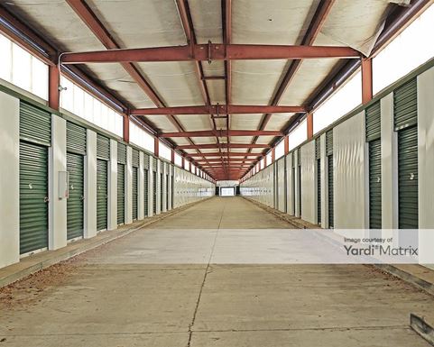 Source URL: https://cdnsc.rentcafe.com/dmslivecafe/3/1076657/1076657-1-5.jpg?width=-1&height=385&quality=80