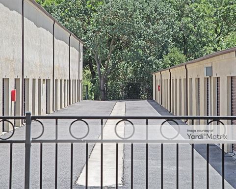 Source URL: https://cdnsc.rentcafe.com/dmslivecafe/3/1076672/1076672-1-5.jpg?width=-1&height=385&quality=80