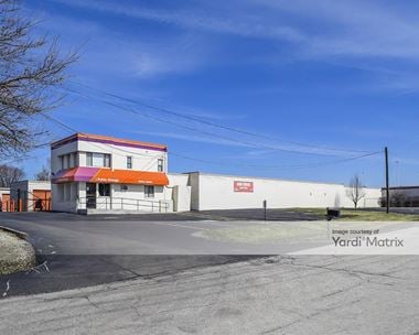 Storage Units for Rent available at 17 West 170 Roosevelt Road, Oakbrook Terrace, IL 60181