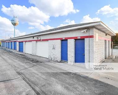 Storage Units for Rent available at 500 East Ridge Road, Griffith, IN 46319