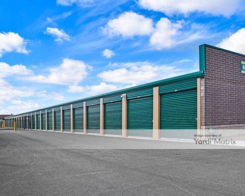 Source URL: https://cdnsc.rentcafe.com/dmslivecafe/3/1076903/1076903-1-4.jpg?width=-1&height=385&quality=80