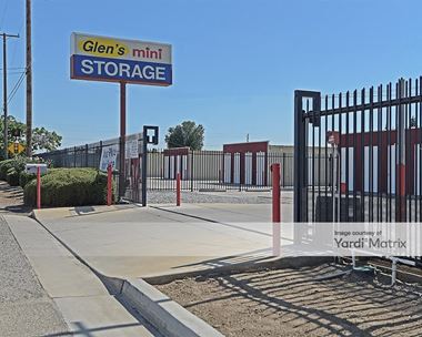 Storage Units for Rent available at 1877 North Farmersville Blvd, Farmersville, CA 93223