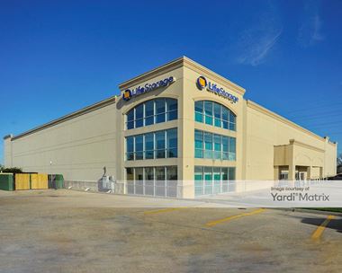 Storage Units for Rent available at 3293 Balis Drive, Baton Rouge, LA 70808