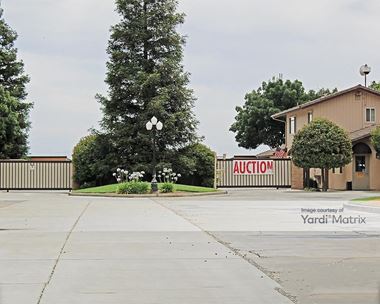Storage Units for Rent available at 9712 North Willow Avenue, Clovis, CA 93619