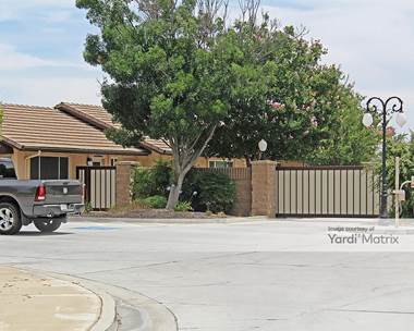 Storage Units for Rent available at 955 North Willow Avenue, Clovis, CA 93611