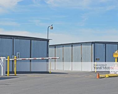 Storage Units for Rent available at 4783 North Golden State Blvd, Fresno, CA 93722