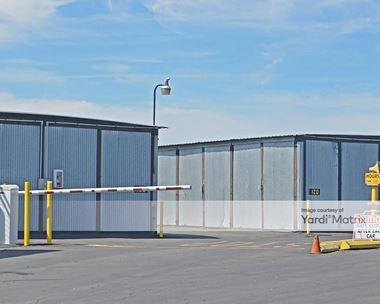 Storage Units for Rent available at 4783 North Golden State Blvd, Fresno, CA 93722