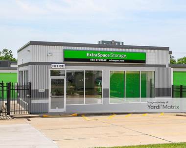 Storage Units for Rent available at 5970 Centennial Circle, Florence, KY 41042