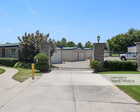 Source URL: https://cdnsc.rentcafe.com/dmslivecafe/3/1077317/1077317-1-3.jpg?width=-1&height=385&quality=80