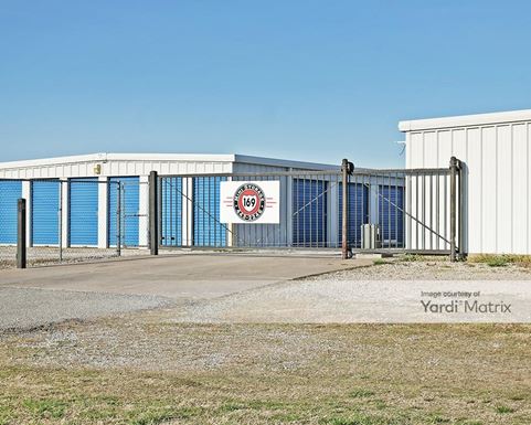 Source URL: https://cdnsc.rentcafe.com/dmslivecafe/3/1077330/1077330-1-4.jpg?width=-1&height=385&quality=80