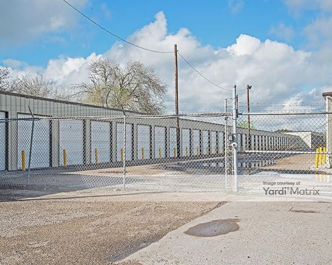 Source URL: https://cdnsc.rentcafe.com/dmslivecafe/3/1077380/1077380-1-2.jpg?width=-1&height=385&quality=80