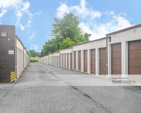 Source URL: https://cdnsc.rentcafe.com/dmslivecafe/3/1077503/1077503-1-4.jpg?width=-1&height=385&quality=80