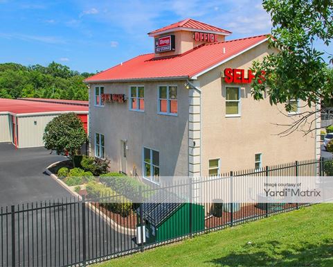 Source URL: https://cdnsc.rentcafe.com/dmslivecafe/3/1077512/1077512-1-5.jpg?width=-1&height=385&quality=80