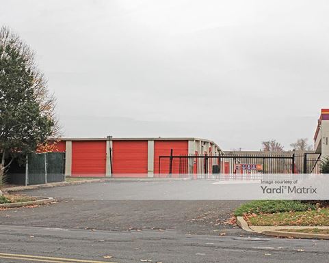 Source URL: https://cdnsc.rentcafe.com/dmslivecafe/3/1077521/1077521-1-4.jpg?width=-1&height=385&quality=80