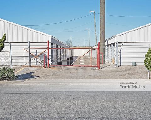 Source URL: https://cdnsc.rentcafe.com/dmslivecafe/3/1077554/1077554-1-3.jpg?width=-1&height=385&quality=80