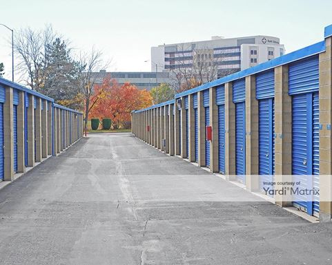 Source URL: https://cdnsc.rentcafe.com/dmslivecafe/3/1077661/1077661-1-5.jpg?width=-1&height=385&quality=80