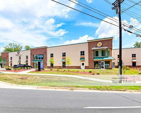 Source URL: https://cdnsc.rentcafe.com/dmslivecafe/3/1077731/1077731-1-2.jpg?width=-1&height=385&quality=80