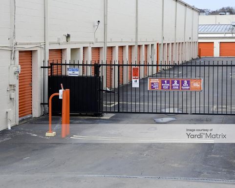 Source URL: https://cdnsc.rentcafe.com/dmslivecafe/3/1077770/1077770-1-5.jpg?width=-1&height=385&quality=80