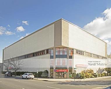 Storage Units for Rent available at 484 Sunrise Hwy, Rockville Centre, NY 11570