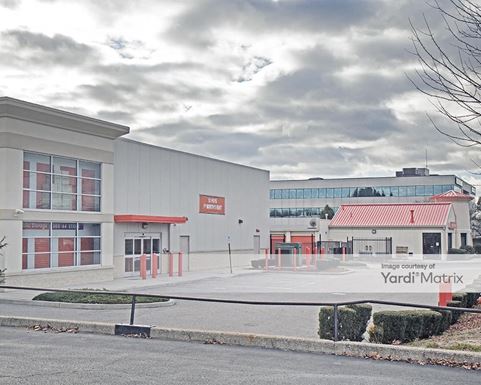 Source URL: https://cdnsc.rentcafe.com/dmslivecafe/3/1077802/1077802-1-4.jpg?width=-1&height=385&quality=80