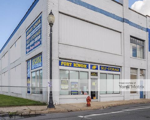 Source URL: https://cdnsc.rentcafe.com/dmslivecafe/3/1077894/1077894-1-3.jpg?width=-1&height=385&quality=80