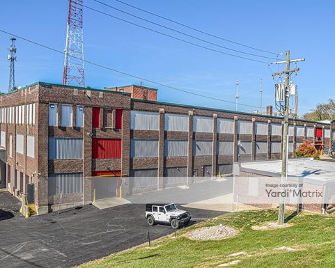 Source URL: https://cdnsc.rentcafe.com/dmslivecafe/3/1078014/1078014-1-5.jpg?width=-1&height=385&quality=80