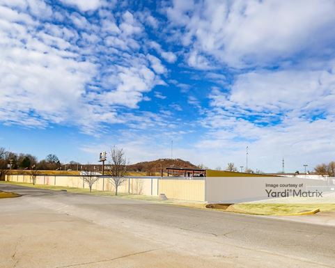 Source URL: https://cdnsc.rentcafe.com/dmslivecafe/3/1078090/1078090-1-2.jpg?width=-1&height=385&quality=80