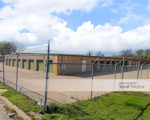 Source URL: https://cdnsc.rentcafe.com/dmslivecafe/3/1078117/1078117-1-2.jpg?width=-1&height=385&quality=80