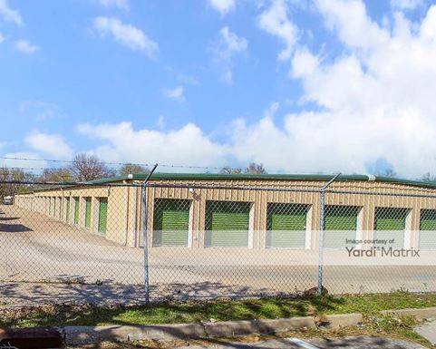 Source URL: https://cdnsc.rentcafe.com/dmslivecafe/3/1078117/1078117-1-3.jpg?width=-1&height=385&quality=80