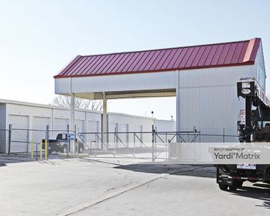 Storage Units for Rent available at 15001 West Center Road, Omaha, NE 68144