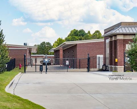 Source URL: https://cdnsc.rentcafe.com/dmslivecafe/3/1078202/1078202-1-2.jpg?width=-1&height=385&quality=80